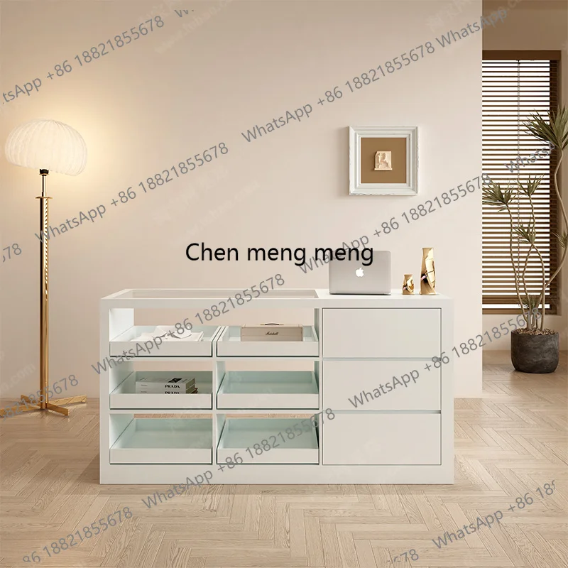 متجر لبيع الملابس النسائية حقي - مراجعة Glass Cabinet Display وسعره