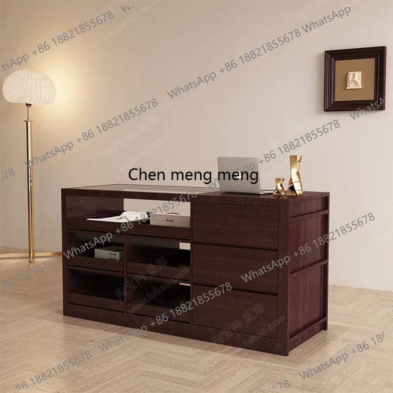 متجر لبيع الملابس النسائية حقي - مراجعة Glass Cabinet Display وسعره